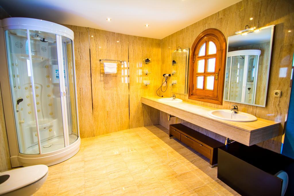 16:9 Los Molinos Suites Almeria Bilik gambar