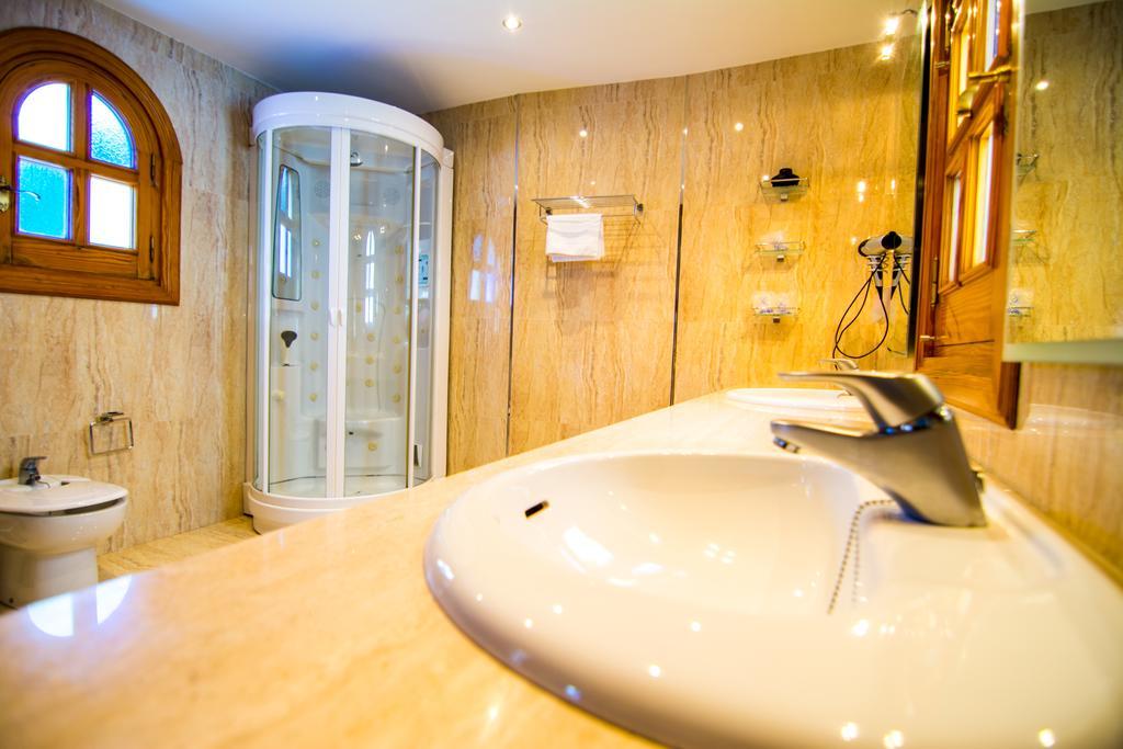 16:9 Los Molinos Suites Almeria Bilik gambar
